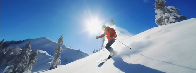 Trip Gardasee Reiseideen Skiurlaub - Die Berge der Alpen, tiefverschneite Landschaftsidylle, überwältigende Naturschönheiten, begeistern Skifahrer, Snowboarder und Wintersportler aller Couleur gleichermaßen wie Schneeschuhwanderer, Genießer und Ruhesuchende. Es ist still geworden, die Natur ruht sich aus, der Winter ist ins Land gezogen. Leise rieseln die Schneeflocken auf Wiesen und Wälder, die Natur sammelt Kräfte für das nächste Jahr. Eine Pferdeschlittenfahrt durch den Winterwald und über glitzernd kristallweiße Sonnen-Plateaus lädt ein, zu romantischen Träumereien, und ist Erholung für Körper & Geist & Seele. Verweilen in einer urigen Almhütte bei Glühwein & Jagertee & deftigen kulinarischen Köstlichkeiten. Die Freude auf den nächsten Winterurlaub ist groß.